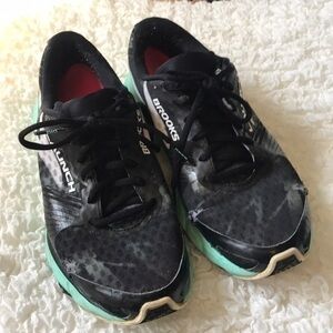 BROOKS LAUNCH